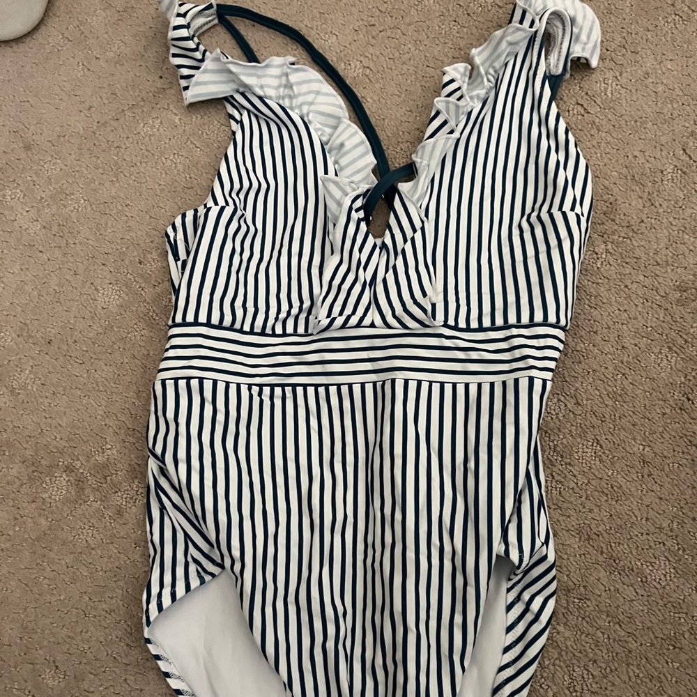 CUPSHE one piece suit- never worn, new without tags